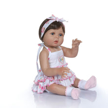 Carregar imagem no visualizador da galeria, Bebe Reborn corpo inteiro silicone 47cm